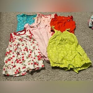 Baby girl clothes bundle of 6 (6-9 months)